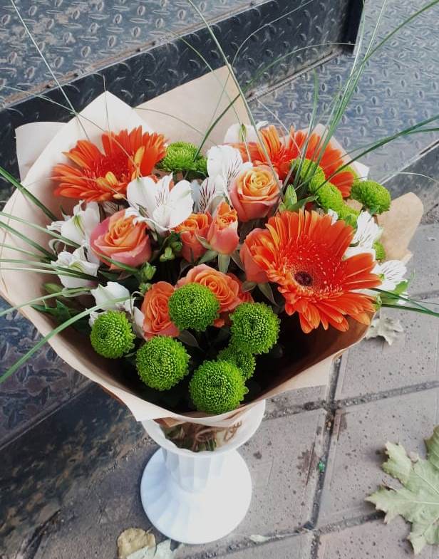 Букет цветов из: Герберы, Хризантемы, Альстромерии и Розы в Ботлихе
