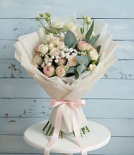 Букет цветов из:  Розы и Лизиантусы в Ботлихе