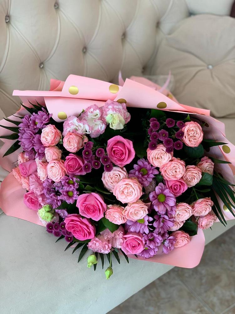 Букет цветов из: Хризантемы, Розы и Лизиантусы в Ботлихе