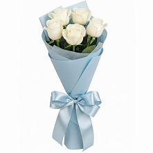 Букет 5 Белых роз Проуд в Ботлихе