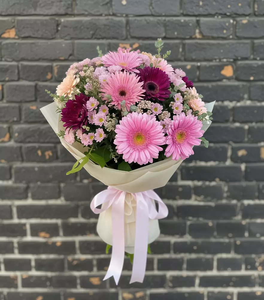 Букет цветов из: Герберы и Хризантемы в Ботлихе