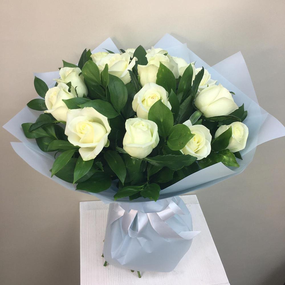 Букет 15 Белых роз Проуд в Ботлихе