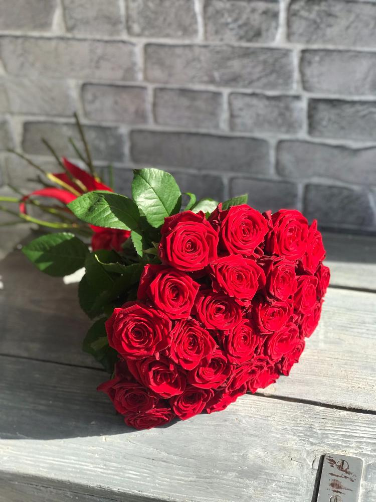 Букет Красные розы Фридом в Ботлихе