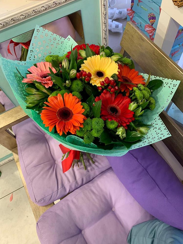Букет цветов из: Герберы, Хризантемы и Альстромерии в Ботлихе