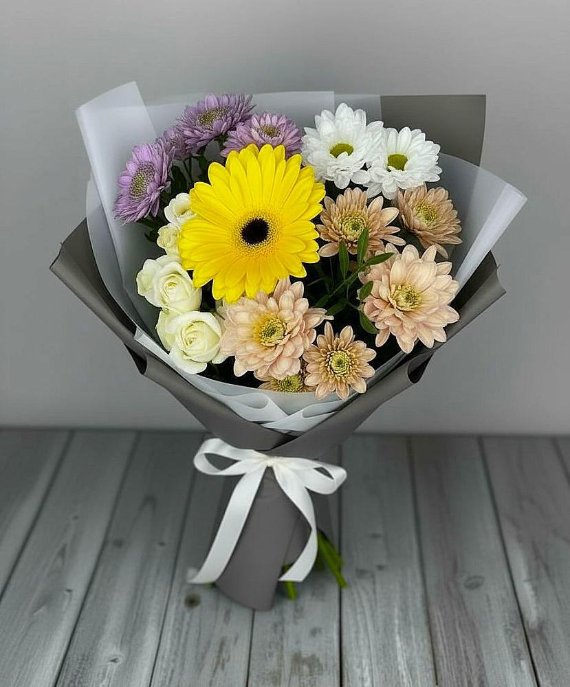 Букет цветов из: Розы, Герберы и Хризантемы в Ботлихе