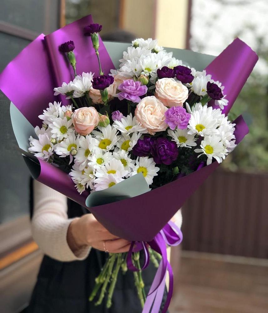 Букет цветов из: Хризантемы, Гвоздики и Розы в Ботлихе