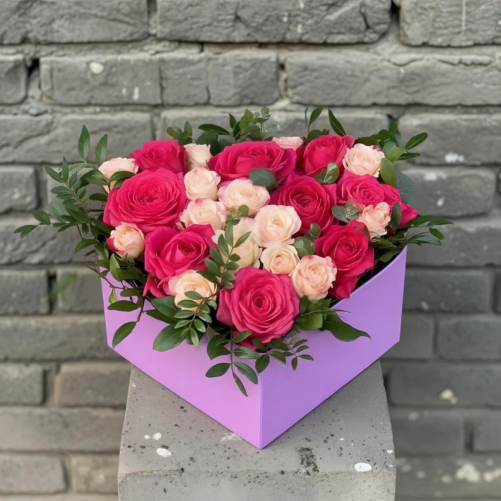 Цветочная композиция из Розы в коробке в Ботлихе