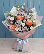 Букет цветов из:  Лизиантусы, Розы, Альстромерии и Гипсофила в Ботлихе