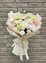 Букет цветов из:  Гвоздики, Розы, Лизиантусы и Хризантемы в Ботлихе