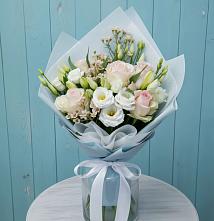Букет цветов из:  Розы и Лизиантусы в Ботлихе