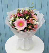 Букет цветов из:  Герберы, Альстромерии и Лизиантусы #REPLACE_PRED# Ботлихе