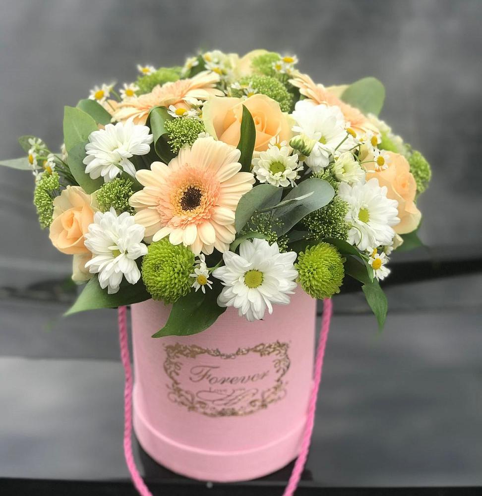 Цветочная композиция из Розы, Герберы и Хризантемы в шляпной коробке в Ботлихе