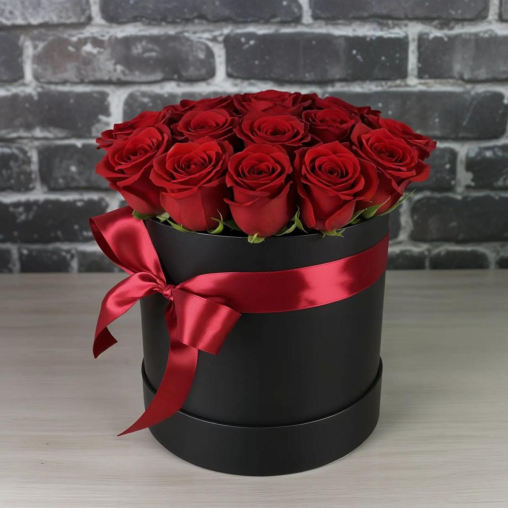 Цветочная композиция из Розы в шляпной коробке в Ботлихе