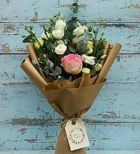 Букет цветов из:  Розы и Лизиантусы в Ботлихе