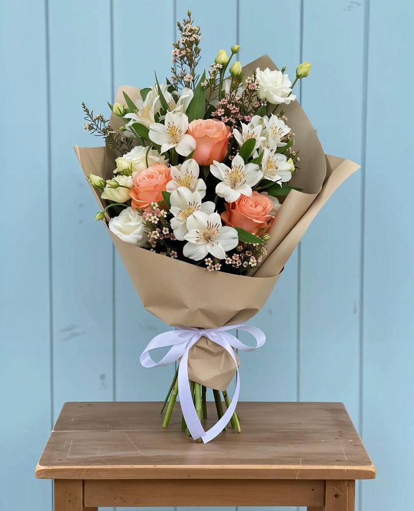 Букет цветов из: Альстромерии, Лизиантусы, Розы и Хризантемы в Ботлихе