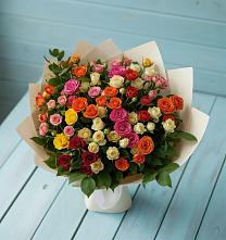 Букет Микс из разноцветных кустовых роз в Ботлихе